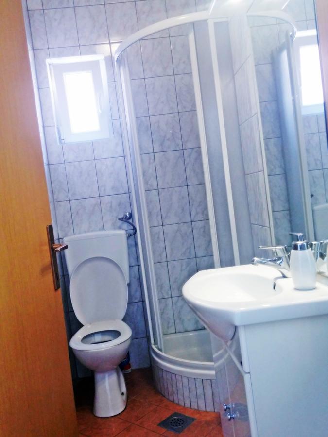 Apartments Eugen Pedisic トゥラニ エクステリア 写真
